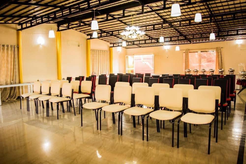 Wanders In Travel Company Hotell Madikeri Eksteriør bilde