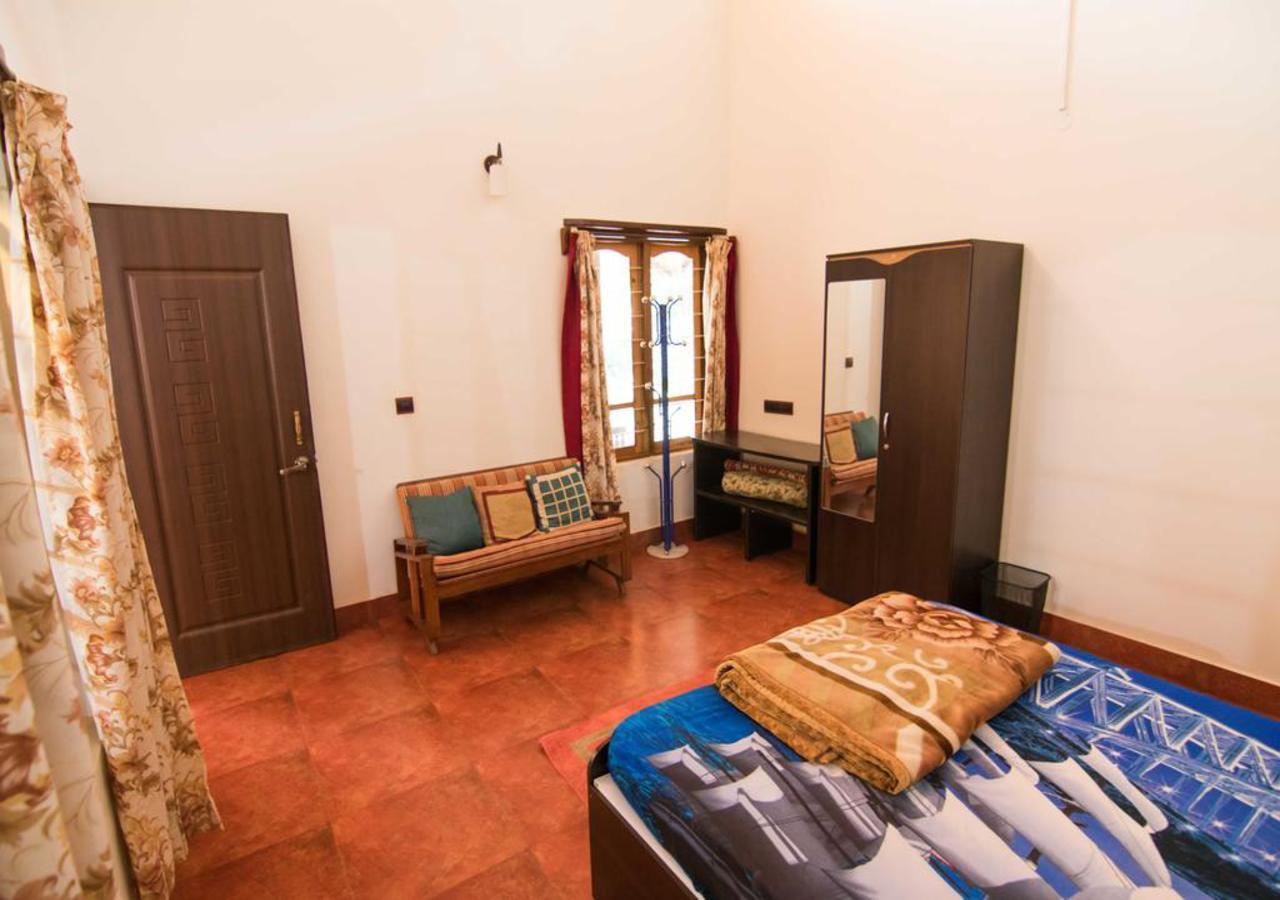 Wanders In Travel Company Hotell Madikeri Eksteriør bilde