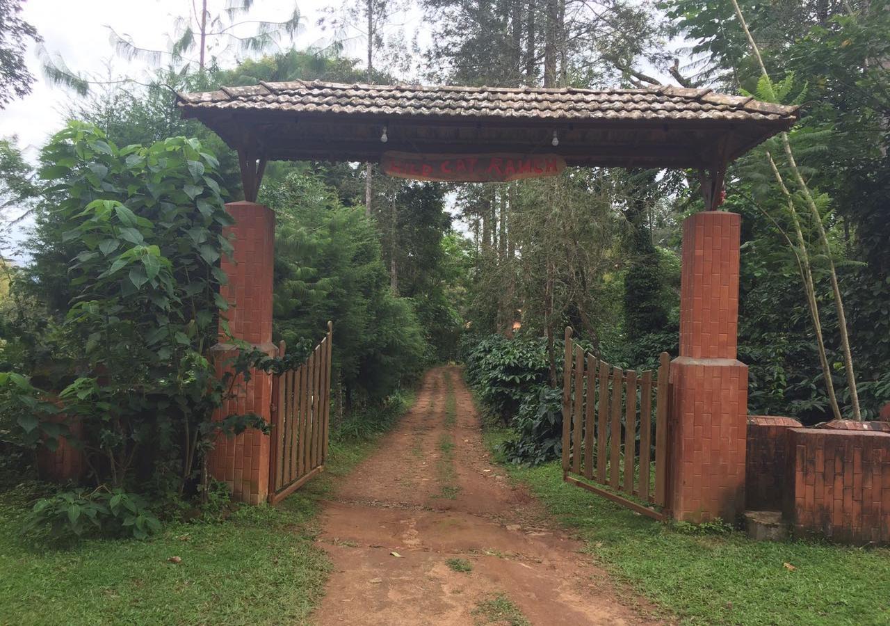 Wanders In Travel Company Hotell Madikeri Eksteriør bilde